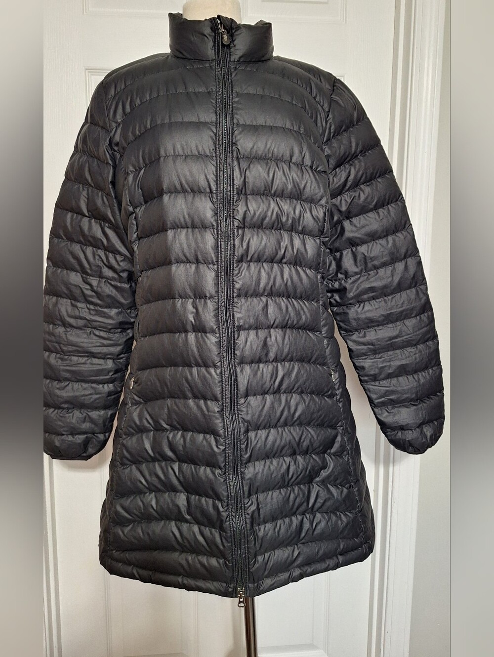 Patagonia Fiona Women’s Black Goose Down Parka Full Zip Mid-Length L Lightweight